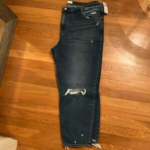 NWT high rise Abercrombie “mom Jean”